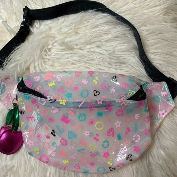 4201594LOVEFP12 Miss Gwen
Girls Love Tie Dye Fanny Pack
UPC: 0810029475891#HL1 - Picture 6 of 8